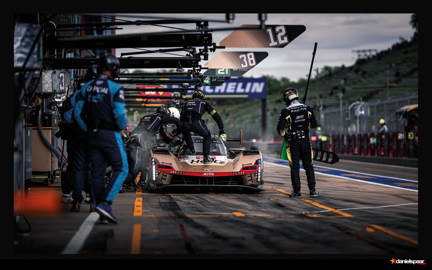 TRACKSIDE Motorsport Kalender 2026 – DIN A2 Hochglanz